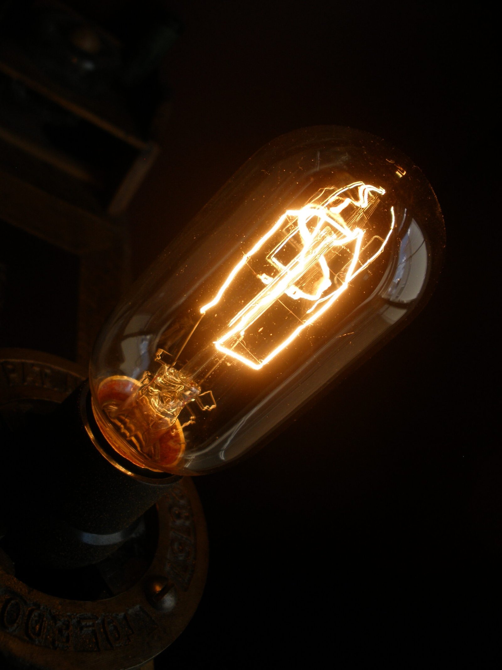EDISON BULB TOLEDO DIE HEAD DESK LAMP - Steampunk Style Lamp - Image 7
