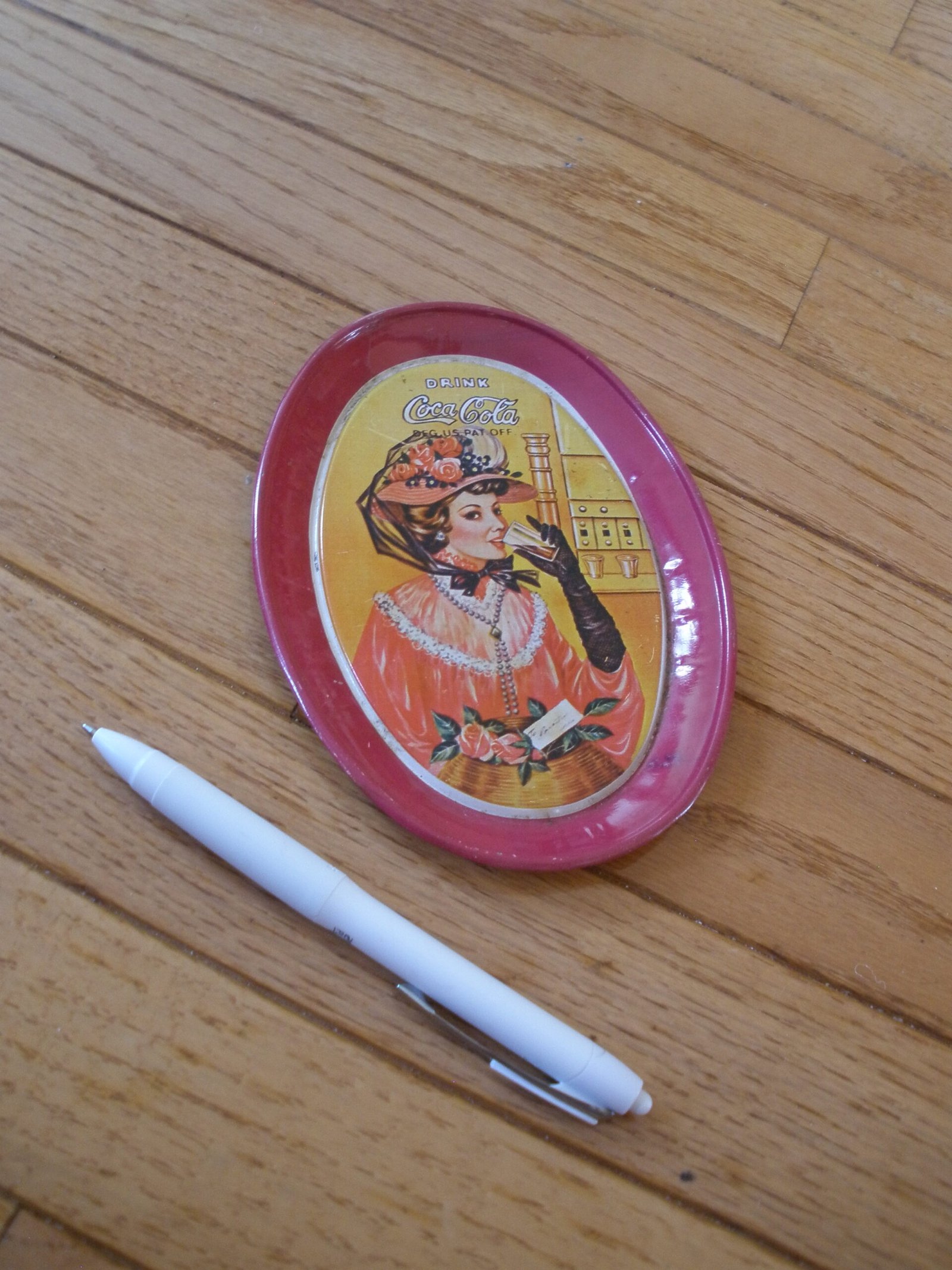 Pair of 1970s COCA COLA GIBSON GIRL TIP TRAYS - Image 8