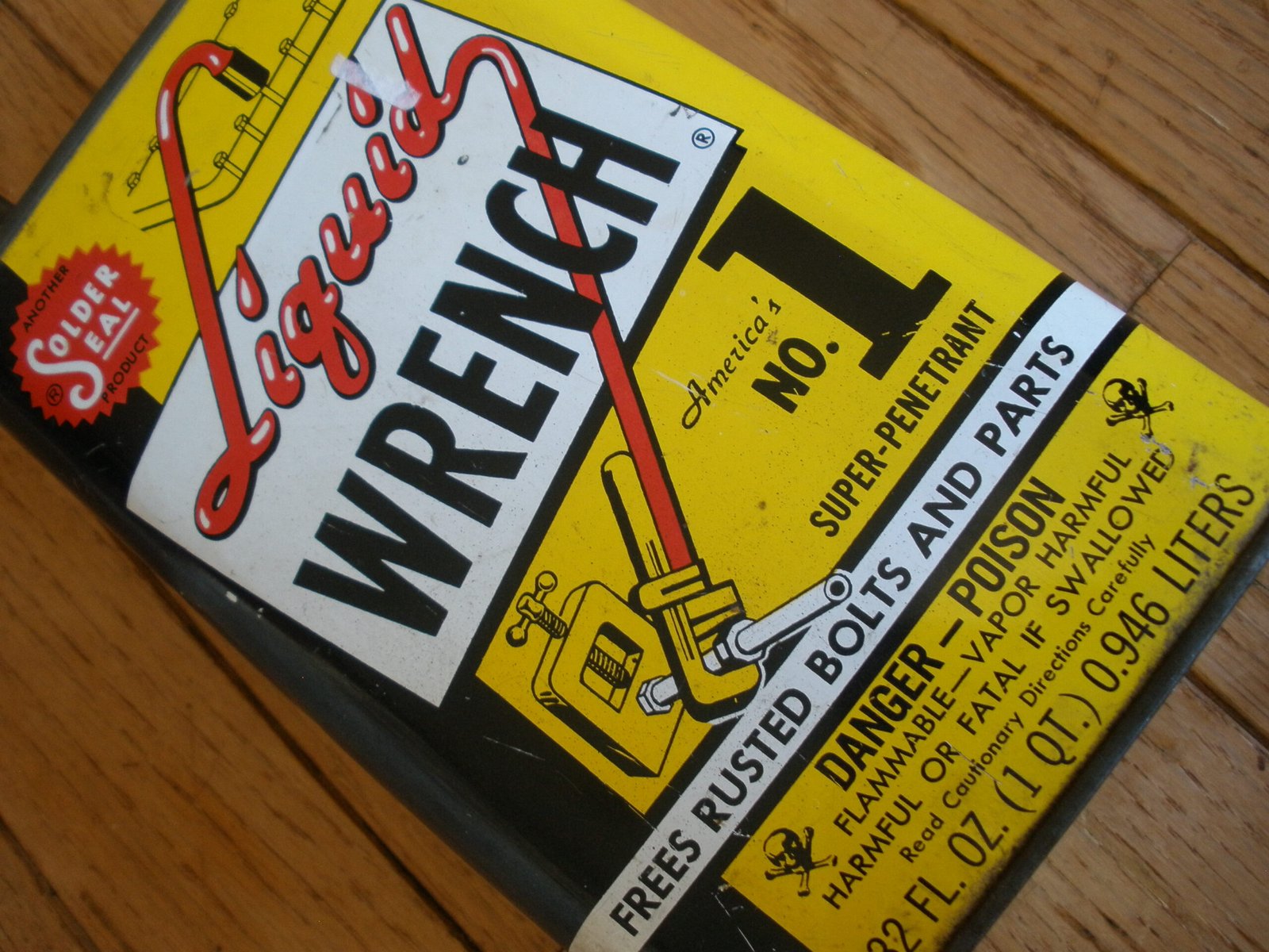 1960s VINTAGE LIQUID WRENCH TIN - 32 Oz - Charlotte, NC - Image 3
