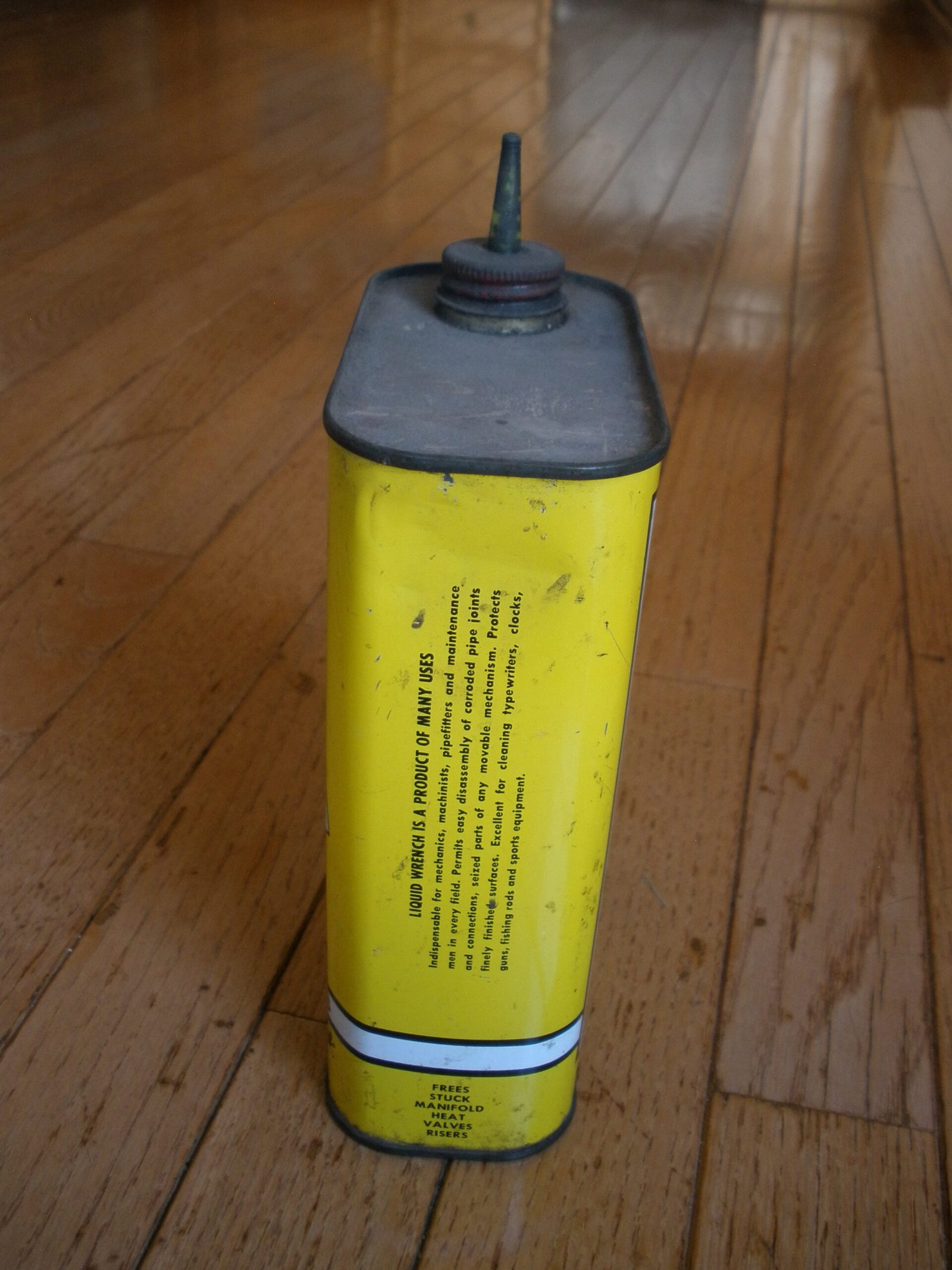 1960s VINTAGE LIQUID WRENCH TIN - 32 Oz - Charlotte, NC - Image 4