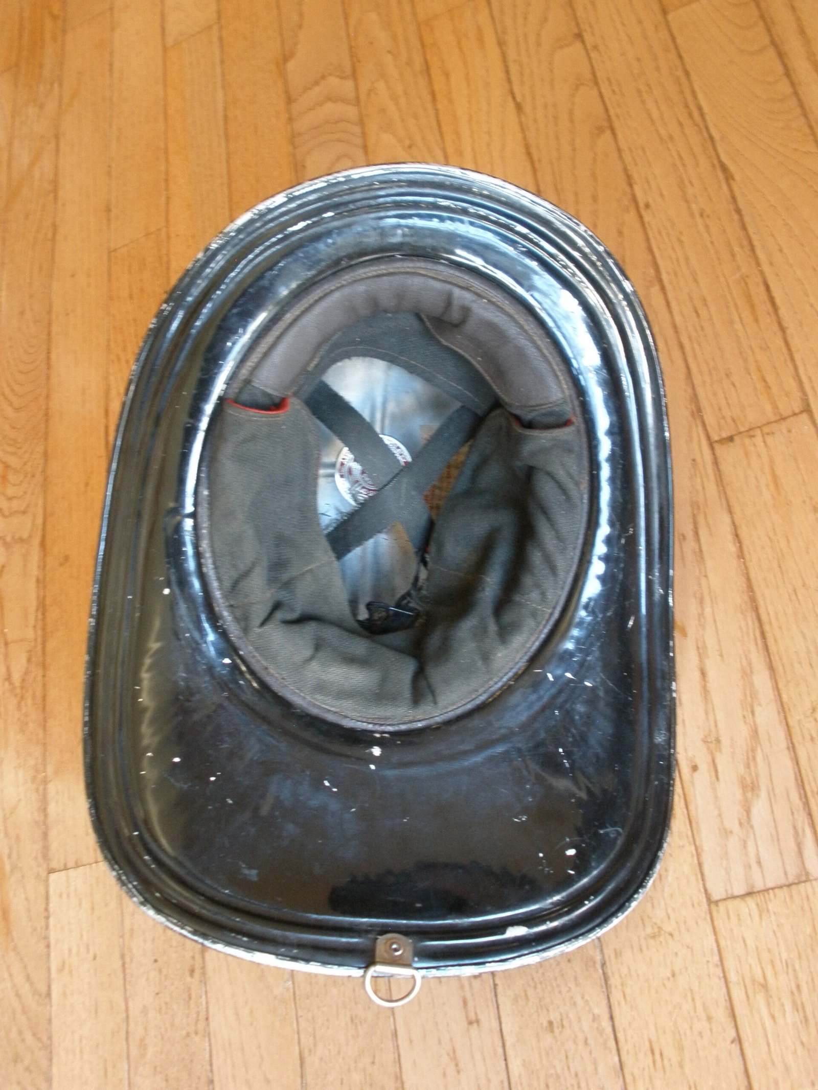 1950s CAIRNS & BROTHER Model 350 FIREFIGHTER HELMET & LEATHER SHIELD - Image 7